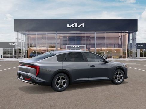 New 2026 Kia K4 LXS FWD image 11
