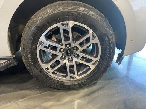 Used 2025 Ford Expedition Max Active AWD/4WD image 7