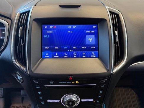 Certified 2019 Ford Edge Titanium w/ Equipment Group 301A image 17