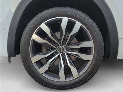 Used 2021 Volkswagen Atlas SEL Premium image 23