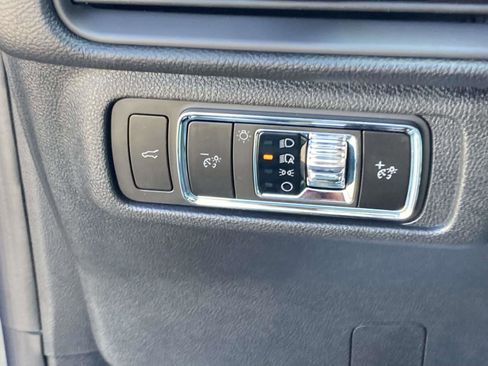 New 2025 Lincoln Corsair FWD w/ Rear Removable Package Tray image 29