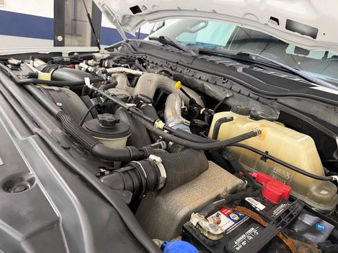 Used 2022 Ford F450 Platinum w/ FX4 Off-Road Package AWD/4WD image 15