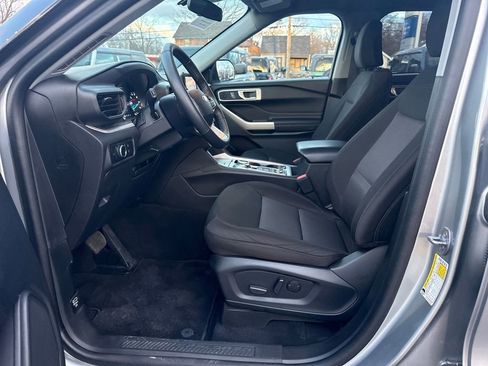 Used 2023 Ford Explorer XLT image 22
