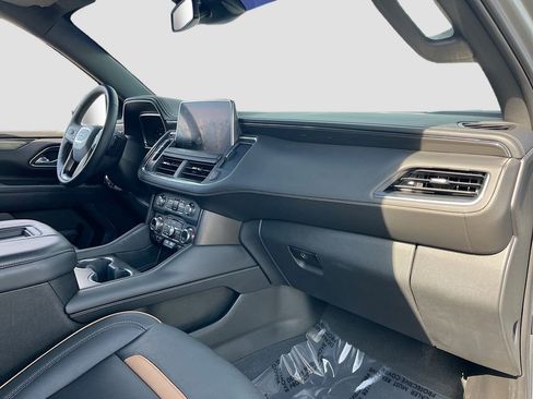 Used 2023 GMC Yukon AT4 AWD/4WD image 32
