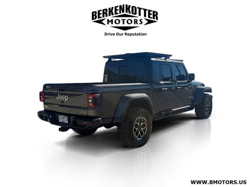 Used 2020 Jeep Gladiator Overland AWD/4WD image 3