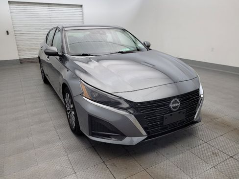 Used 2023 Nissan Altima 2.5 SV FWD image 13
