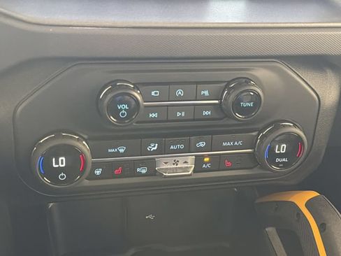Certified 2024 Ford Bronco Badlands AWD/4WD image 10