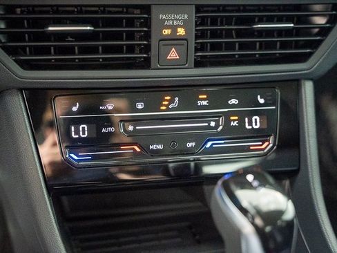 New 2025 Volkswagen Jetta SE image 18