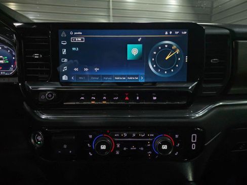 Used 2023 Chevrolet Silverado 1500 High Country w/ Technology Package image 27