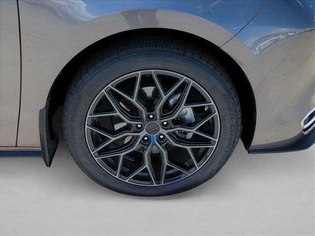 Used 2024 Toyota Sienna Platinum FWD image 28