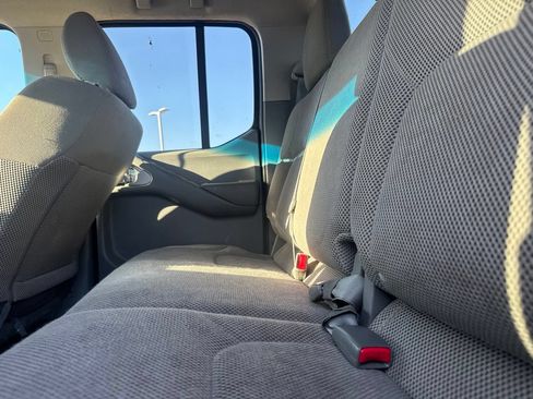 Used 2016 Nissan Frontier SV RWD image 32
