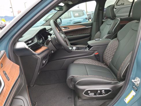 New 2026 Jeep Grand Cherokee Summit AWD/4WD image 19