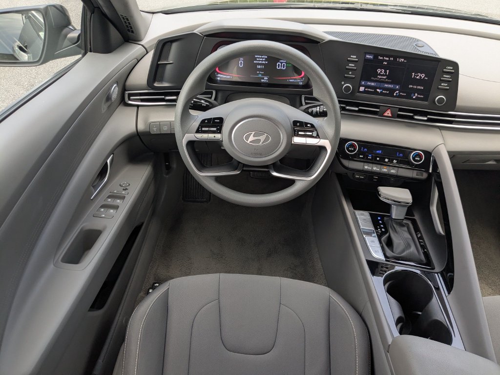 Used 2026 Hyundai Elantra Hybrid FWD image 15