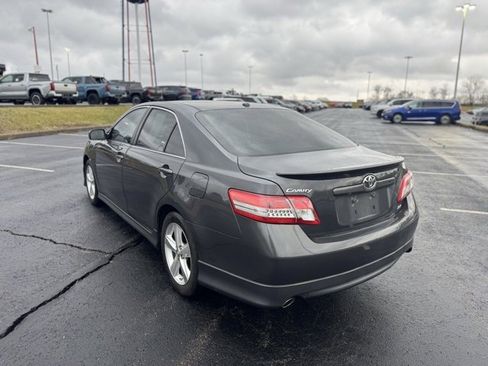 Used 2011 Toyota Camry SE image 5