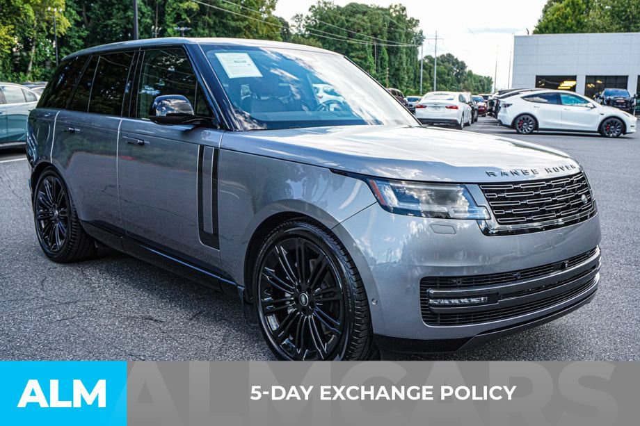 Used 2024 Land Rover Range Rover SE AWD/4WD image 3