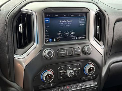 Used 2021 Chevrolet Silverado 1500 LT AWD/4WD image 19