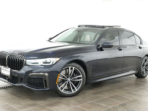 Used 2022 BMW 750i xDrive w/ Executive Package AWD/4WD image 1