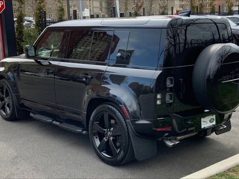 Used 2024 Land Rover Defender 110 V8 image 11