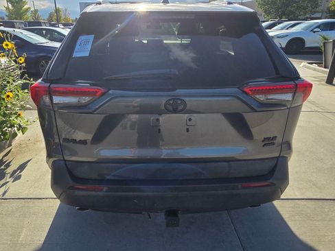 Used 2021 Toyota RAV4 XLE AWD/4WD image 4