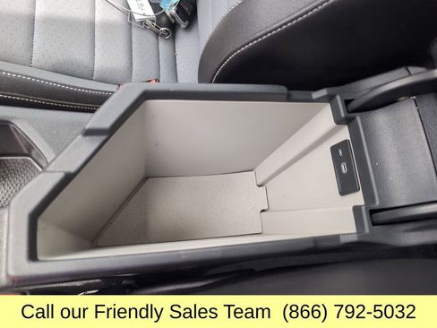 Used 2025 Volkswagen Jetta SE FWD image 26