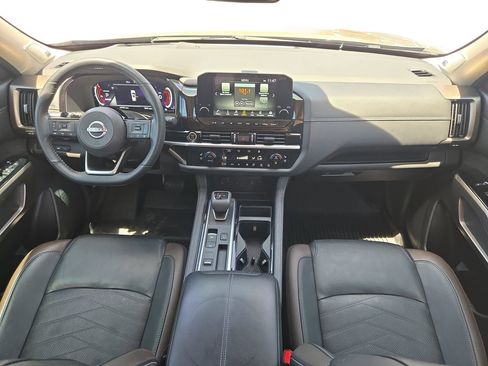 Certified 2024 Nissan Pathfinder Platinum w/ Cargo Package FWD image 9