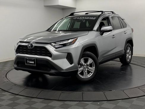 Used 2025 Toyota RAV4 XLE w/ Convenience Package FWD image 3