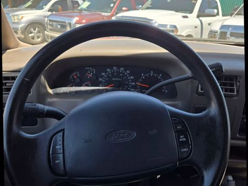 Used 2001 Ford F250 XLT image 19