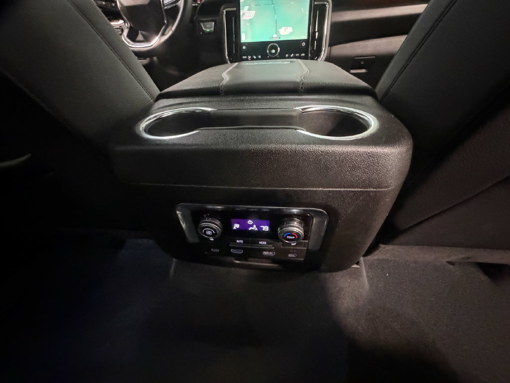 Used 2025 GMC Yukon Denali w/ Denali Reserve Package AWD/4WD image 72