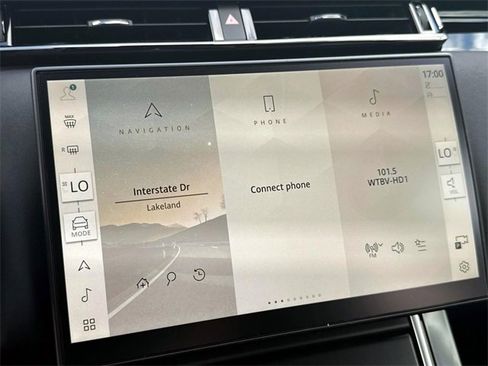 New 2026 Land Rover Range Rover Velar Dynamic SE image 19