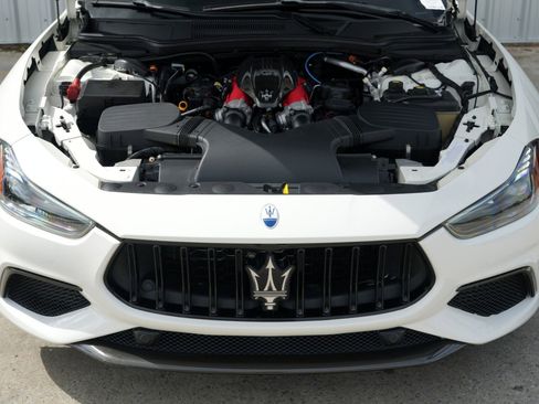 Used 2022 Maserati Ghibli Trofeo image 7