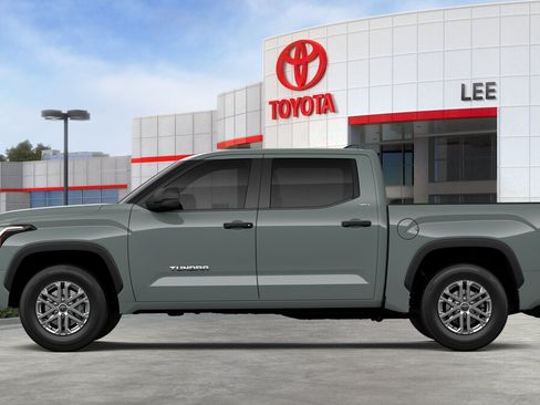 New 2026 Toyota Tundra SR5 w/ TRD Off-Road Package AWD/4WD image 4