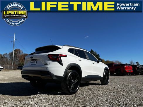 Used 2024 Chevrolet Trax ACTIV w/ Driver Confidence Package image 9