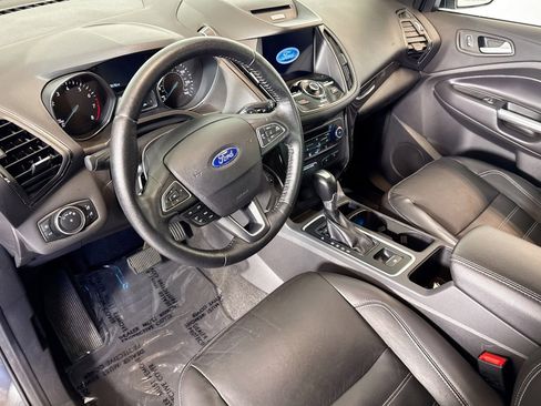 Used 2017 Ford Escape Titanium image 9