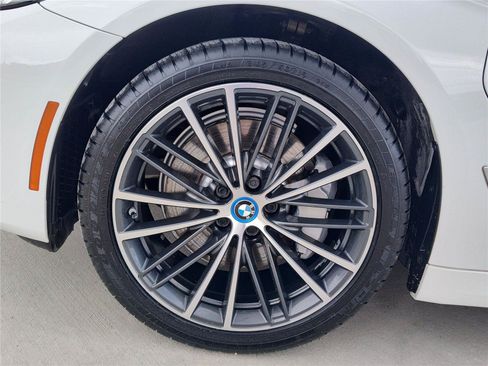 Certified 2023 BMW 530e w/ M Sport Package RWD image 10