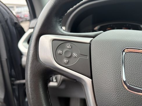 Used 2020 GMC Acadia SLE w/ Driver Convenience Package image 11