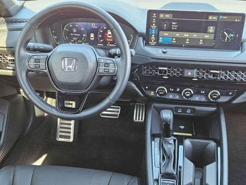 Used 2025 Honda Accord Sport image 26