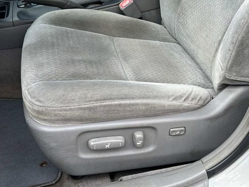 Used 2004 Toyota Camry LE image 16