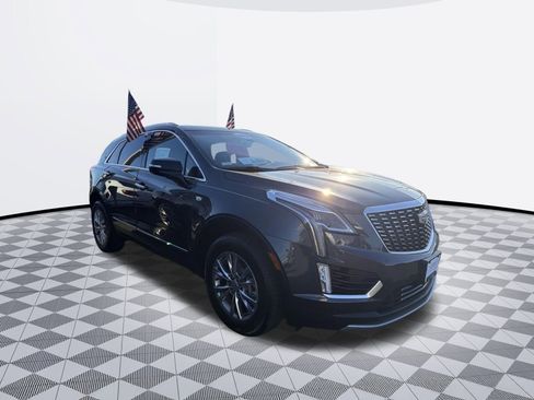 Certified 2022 Cadillac XT5 Premium Luxury FWD image 4