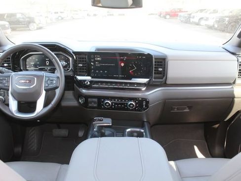 Used 2023 GMC Sierra 1500 SLT AWD/4WD image 22