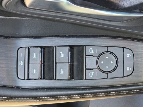 Used 2023 Nissan Rogue SV w/ SV Premium Package image 14