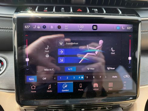 Used 2025 Jeep Grand Cherokee Limited AWD/4WD image 19
