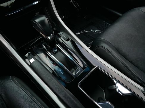 Used 2017 Honda Accord EX-L image 24