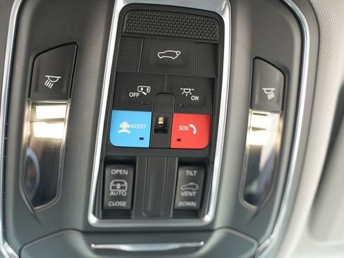 Used 2022 Jeep Grand Cherokee L Laredo w/ Luxury Tech Group I AWD/4WD image 39