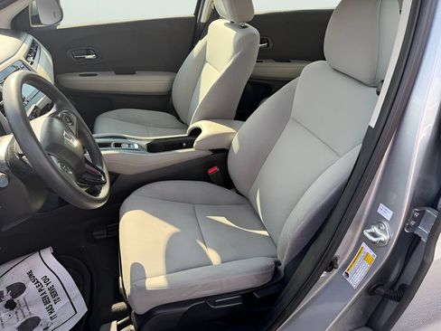 Used 2022 Honda HR-V LX image 16
