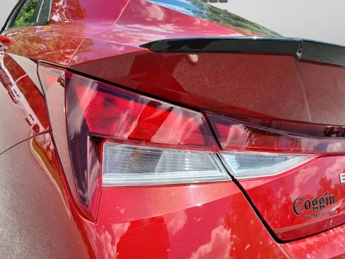 Used 2025 Hyundai Elantra Sport FWD image 30