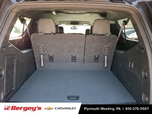 Certified 2025 Chevrolet Suburban LT AWD/4WD image 30
