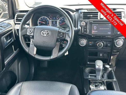 Used 2018 Toyota 4Runner TRD Off-Road Premium AWD/4WD image 17