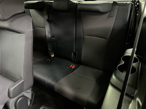 Used 2023 Toyota Highlander LE image 29