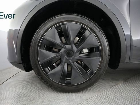 Used 2025 Tesla Model Y Long Range image 20