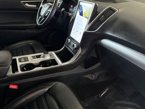 Used 2022 Ford Edge SEL image 17